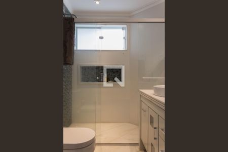 Casa de condomínio para alugar com 480m², 5 quartos e 6 vagasBanheiro da Suíte 3