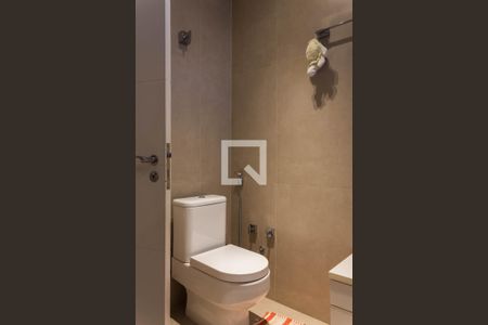 Banheiro da Suíte 1 de casa de condomínio para alugar com 5 quartos, 480m² em Parque Terra Nova Ii, São Bernardo do Campo