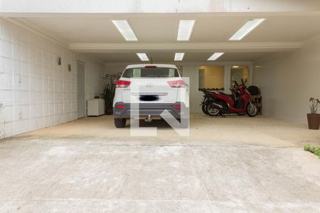 Casa de condomínio para alugar com 480m², 5 quartos e 6 vagasGaragem