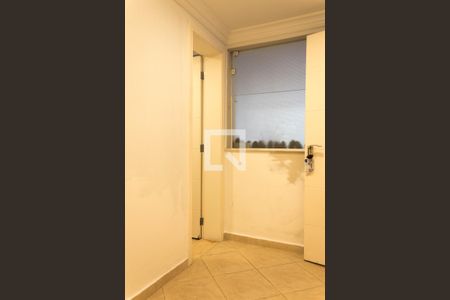 Casa de condomínio para alugar com 480m², 5 quartos e 6 vagasSuíte de serviço