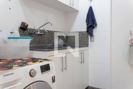 Casa de condomínio para alugar com 480m², 5 quartos e 6 vagasÁrea de Serviço