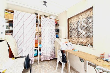 Casa à venda com 250m², 2 quartos e 3 vagasQuarto de Serviço