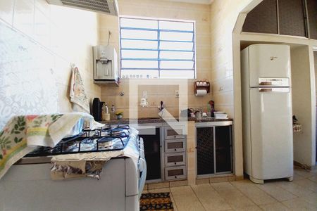 Casa à venda com 250m², 2 quartos e 3 vagasCozinha 