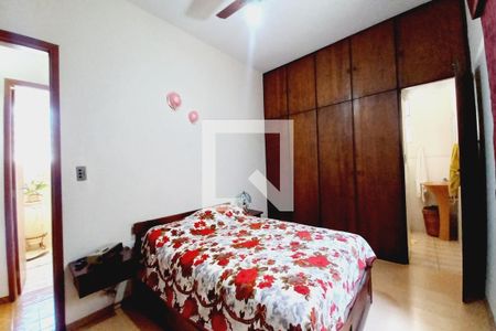 Casa à venda com 250m², 2 quartos e 3 vagasQuarto 2 - Suíte