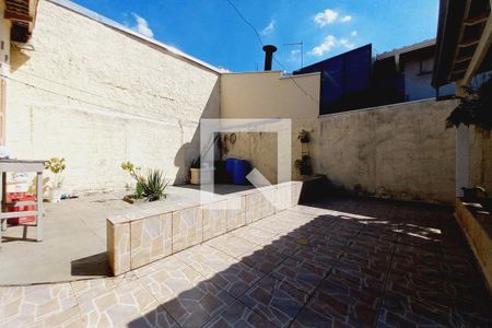 Casa à venda com 250m², 2 quartos e 3 vagasQuintal 