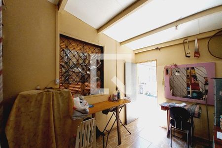 Casa à venda com 250m², 2 quartos e 3 vagasQuarto de Serviço