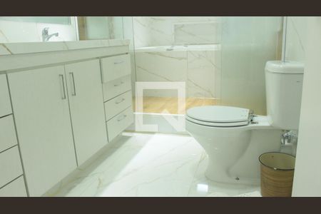 Apartamento à venda com 144m², 3 quartos e 3 vagasBanheiro da Suíte 2