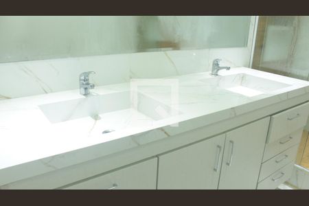 Apartamento à venda com 144m², 3 quartos e 3 vagasBanheiro da Suíte 2