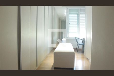 Apartamento à venda com 144m², 3 quartos e 3 vagasCloset da suíte 2