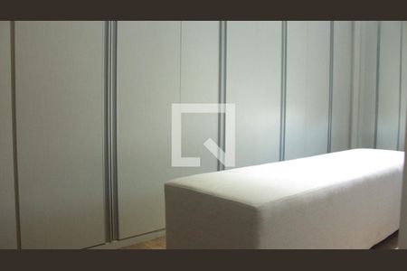 Apartamento à venda com 144m², 3 quartos e 3 vagasCloset da suíte 2