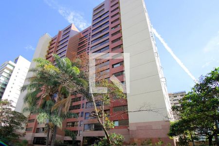 Apartamento à venda com 183m², 4 quartos e 4 vagasFachada