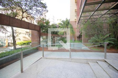 Apartamento à venda com 183m², 4 quartos e 4 vagasÁrea comum – Rampa de acesso