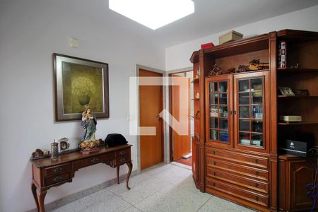 Corredor de apartamento à venda com 4 quartos, 183m² em Sion, Belo Horizonte