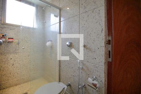 Apartamento à venda com 183m², 4 quartos e 4 vagasBanheiro das semi suites