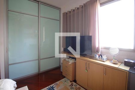 Apartamento à venda com 183m², 4 quartos e 4 vagasSemi suite 2
