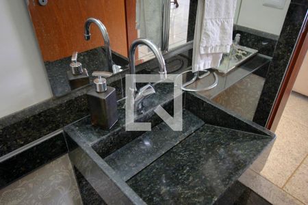 Apartamento à venda com 183m², 4 quartos e 4 vagasLavabo da Sala