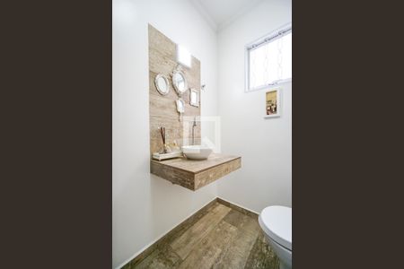 Lavabo de casa à venda com 3 quartos, 158m² em Jardim Textil, São Paulo