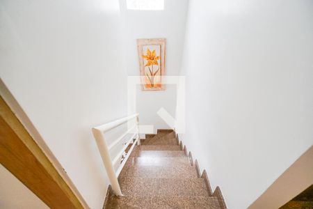 Casa à venda com 158m², 3 quartos e 4 vagasEscada