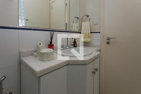 Casa à venda com 900m², 4 quartos e 8 vagasBanheiro 