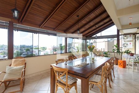 Casa à venda com 900m², 4 quartos e 8 vagasTerraço 