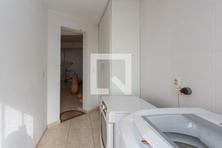 Casa à venda com 900m², 4 quartos e 8 vagasArea de serviço 