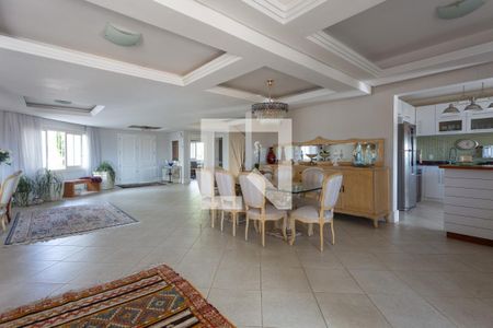 Sala de casa à venda com 4 quartos, 900m² em Vila Jardim, Porto Alegre