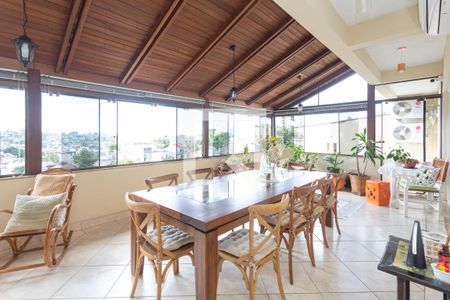 Casa à venda com 900m², 4 quartos e 8 vagasÁrea comum 