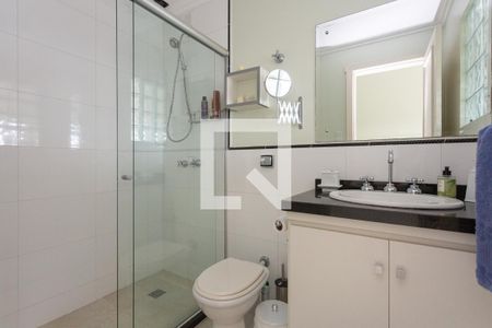 Casa à venda com 900m², 4 quartos e 8 vagasBanheiro 