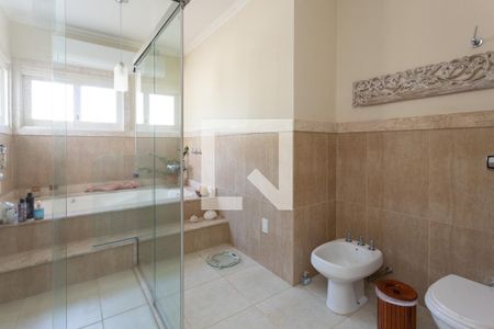 Casa à venda com 900m², 4 quartos e 8 vagasBanheiro 