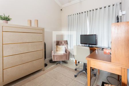 Casa à venda com 900m², 4 quartos e 8 vagasEscritório 