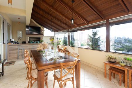 Casa à venda com 900m², 4 quartos e 8 vagasTerraço 