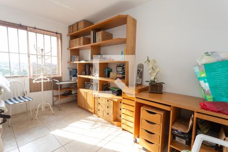 Casa à venda com 900m², 4 quartos e 8 vagasArea de serviço 