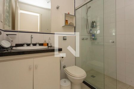 Casa à venda com 900m², 4 quartos e 8 vagasBanheiro 