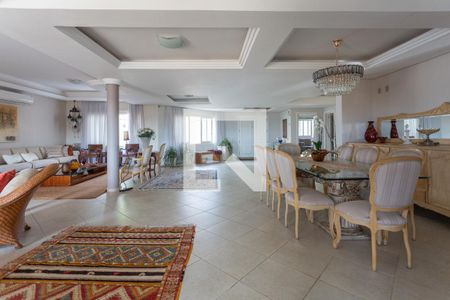 Sala de casa à venda com 4 quartos, 900m² em Vila Jardim, Porto Alegre