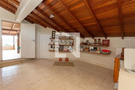 Casa à venda com 900m², 4 quartos e 8 vagasTerraço 