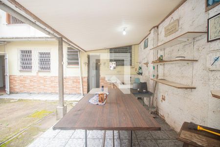 Casa à venda com 150m², 3 quartos e 1 vagaÁrea de Serviço - Churrasqueira
