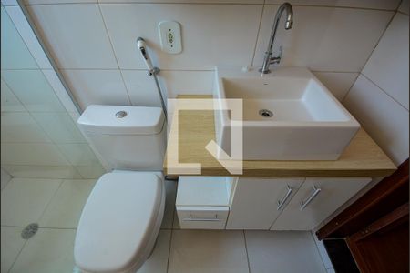 Casa de condomínio para alugar com 450m², 5 quartos e 5 vagasÁrea comum Sala andar de baixo - banheiro