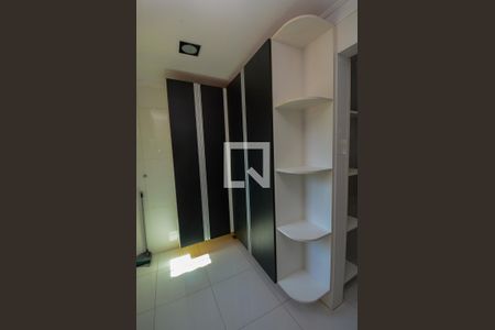 Casa de condomínio para alugar com 450m², 5 quartos e 5 vagasCozinha - dispensa