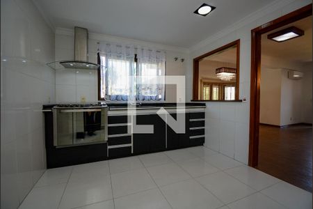 Casa de condomínio para alugar com 450m², 5 quartos e 5 vagasCozinha