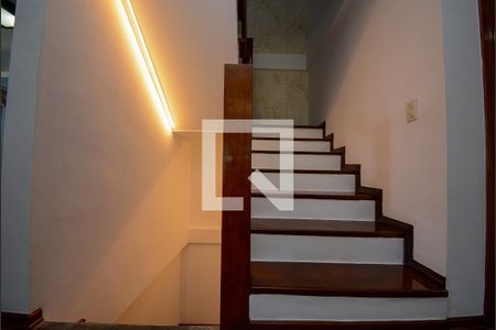 Casa de condomínio para alugar com 450m², 5 quartos e 5 vagasAcesso andar de cima