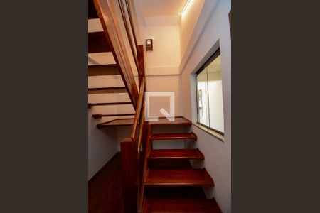 Casa de condomínio para alugar com 450m², 5 quartos e 5 vagasAcesso andar de baixo