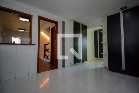 Casa de condomínio para alugar com 450m², 5 quartos e 5 vagasCozinha