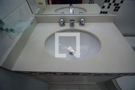 Casa de condomínio para alugar com 450m², 5 quartos e 5 vagasBanheiro da Suíte 2 - detalhe