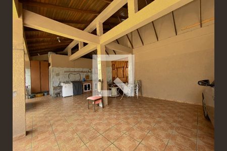 Casa à venda com 264m², 3 quartos e 5 vagas Casa à venda com 264m², 3 quartos e 5 vagasGaragem