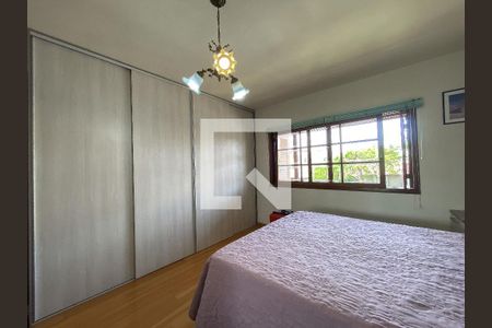 Casa à venda com 264m², 3 quartos e 5 vagas Casa à venda com 264m², 3 quartos e 5 vagasQuarto - Suíte