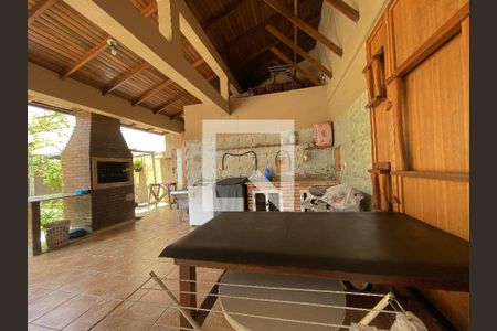 Casa à venda com 264m², 3 quartos e 5 vagas Casa à venda com 264m², 3 quartos e 5 vagaschurrasqueira