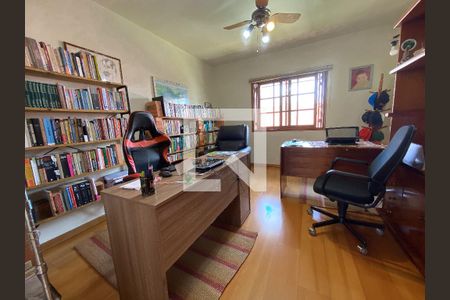 Casa à venda com 264m², 3 quartos e 5 vagas Casa à venda com 264m², 3 quartos e 5 vagasQuarto 2