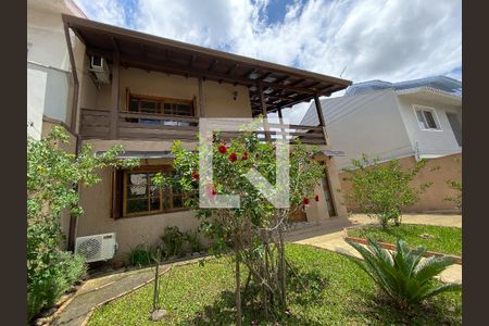 Casa à venda com 264m², 3 quartos e 5 vagas Casa à venda com 264m², 3 quartos e 5 vagasjardim da frente