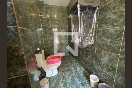 Casa à venda com 264m², 3 quartos e 5 vagas Casa à venda com 264m², 3 quartos e 5 vagasBanheiro Social