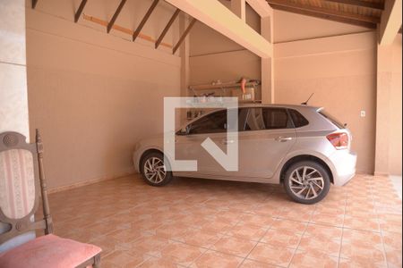 Casa à venda com 264m², 3 quartos e 5 vagas Casa à venda com 264m², 3 quartos e 5 vagasGaragem